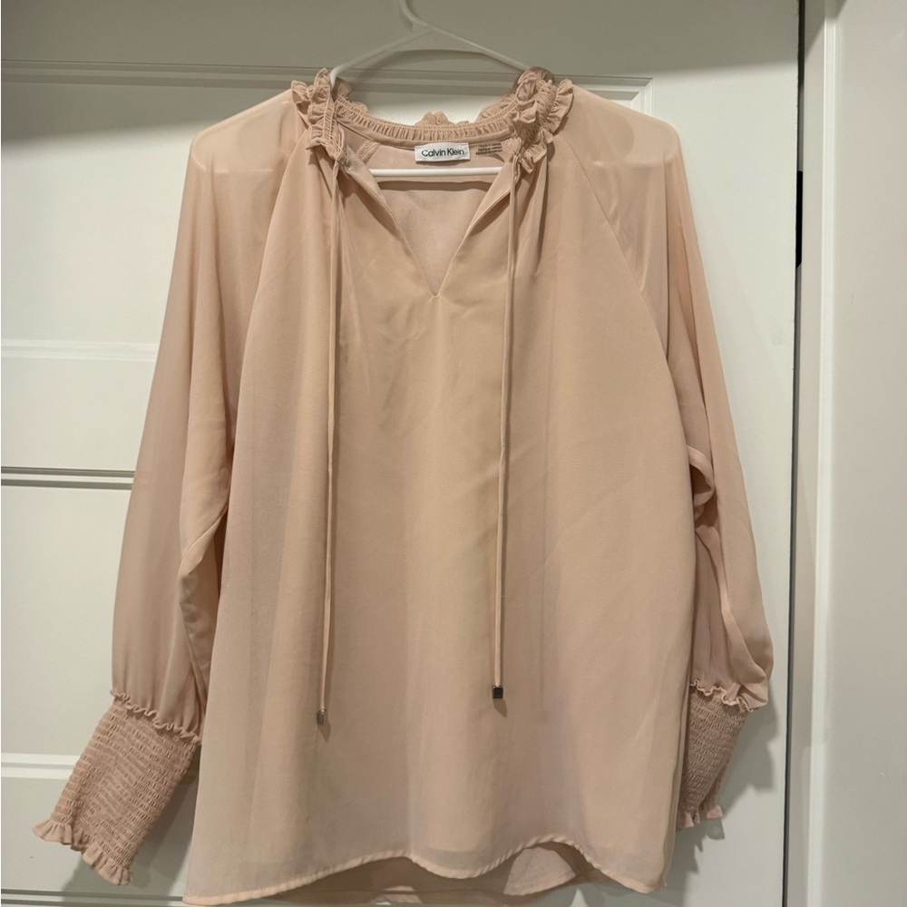 Calvin Klein Women's Blouse in Soft Pink
